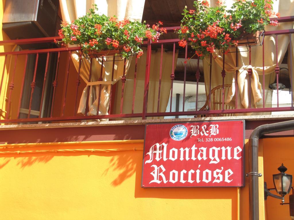 Montagne Rocciose Bed & Breakfast Frascineto Bagian luar foto