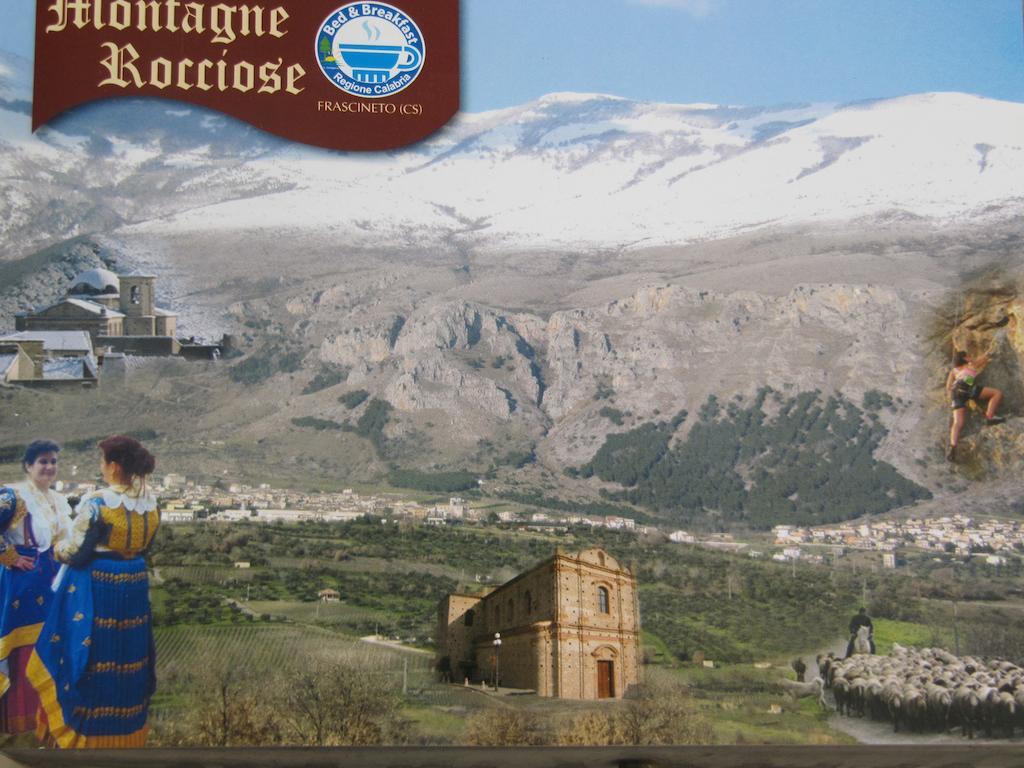 Montagne Rocciose Bed & Breakfast Frascineto Bagian luar foto