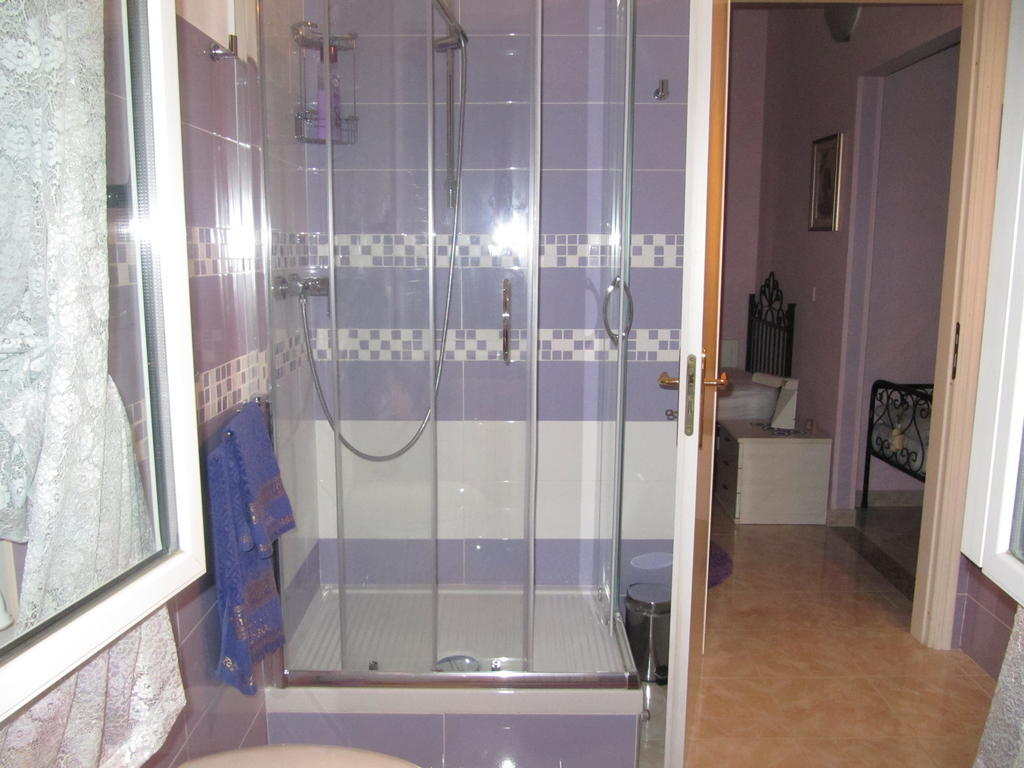 Montagne Rocciose Bed & Breakfast Frascineto Ruang foto
