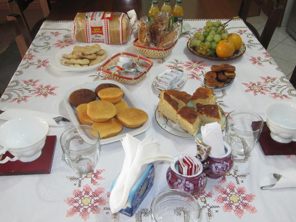 Montagne Rocciose Bed & Breakfast Frascineto Bagian luar foto