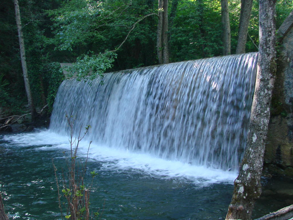 Montagne Rocciose Bed & Breakfast Frascineto Bagian luar foto