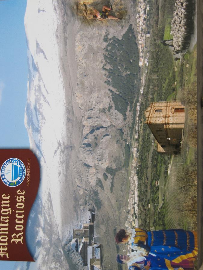 Montagne Rocciose Bed & Breakfast Frascineto Bagian luar foto